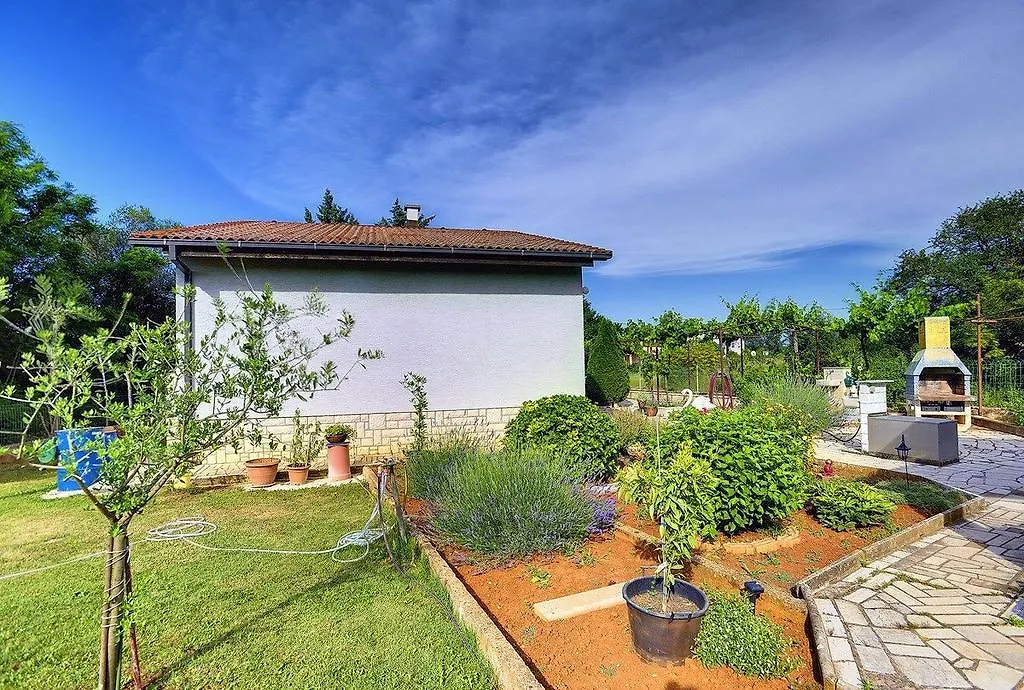 Holiday Home Silvana PUY 0*,  Croácia